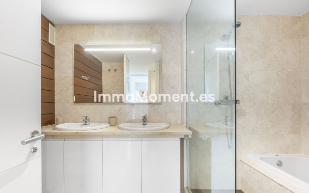 Resale - Apartment - Manilva