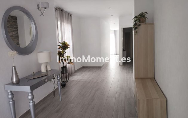 Wiederverkauf - Wohnung -   Inländisch - Alhaurín el Grande Centro