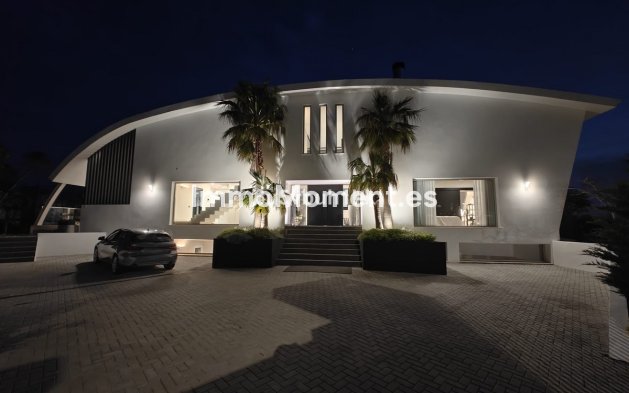 Revente - Villa - Benalmadena - Benalmadena Centro