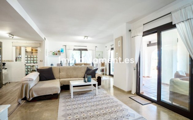 Resale - Apartment - Marbella - Río Real