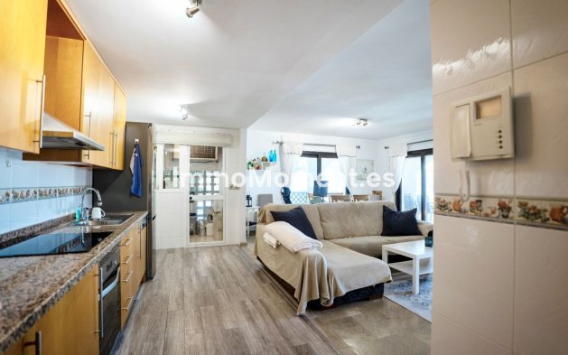 Resale - Apartment - Marbella - Río Real