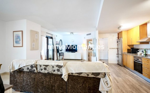 Resale - Apartment - Marbella - Río Real