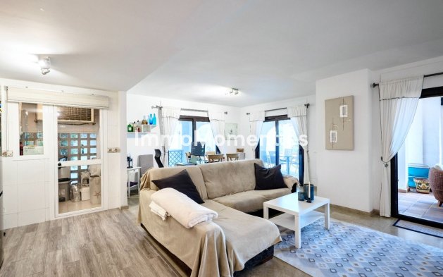Resale - Apartment - Marbella - Río Real