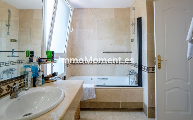 Bestaande woning - Geschakelde woning - Marbella - Nueva Andalucía