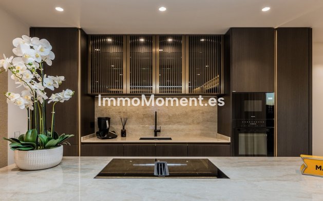 Resale - Apartment - Estepona - Estepona Centro