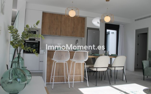 Obra nueva - Villa independiente - Roldán