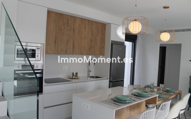 Obra nueva - Villa independiente - Roldán