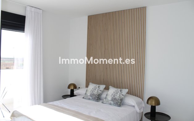 Obra nueva - Villa independiente - Roldán