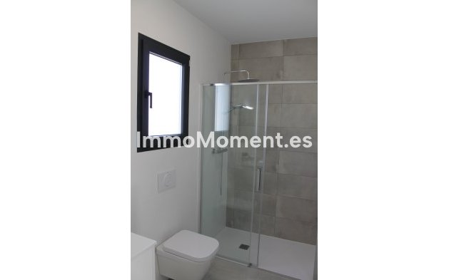 Obra nueva - Villa independiente - Roldán