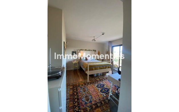 Resale - Apartment - Estepona - Atalaya