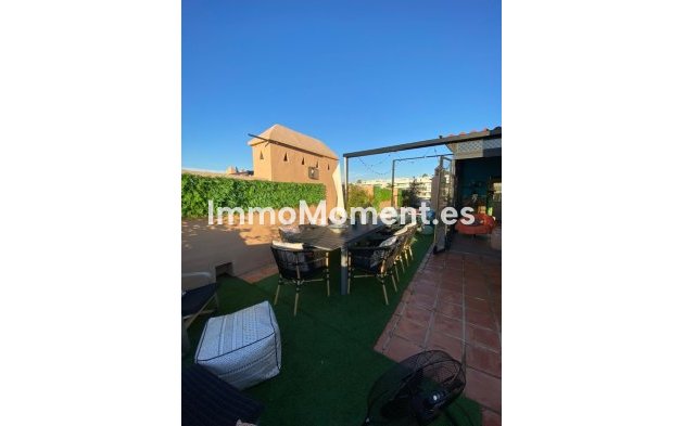 Resale - Apartment - Estepona - Atalaya