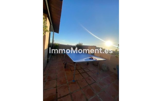 Resale - Apartment - Estepona - Atalaya