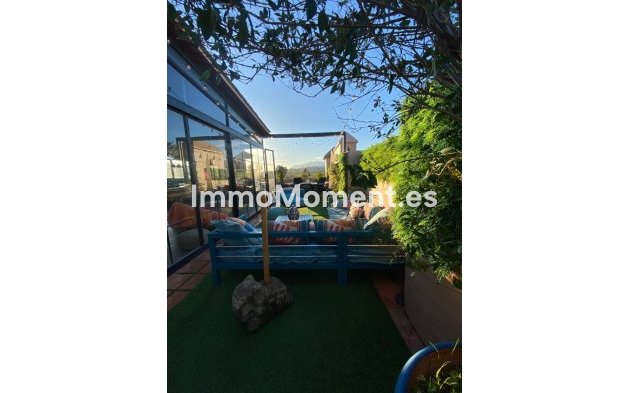 Resale - Apartment - Estepona - Atalaya