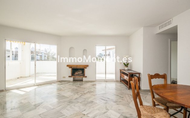 Resale - Apartment - Marbella - Elviria