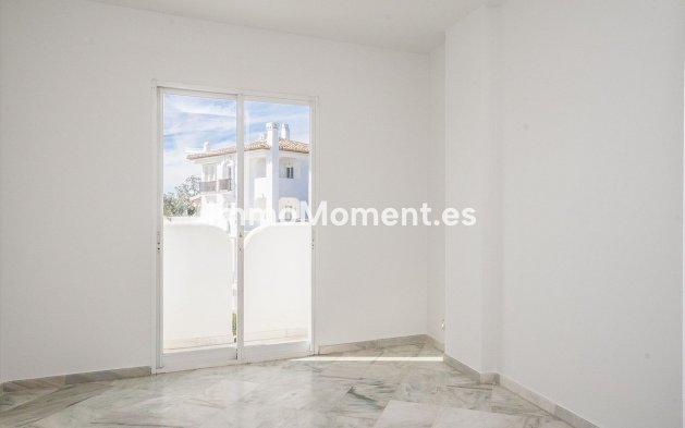 Resale - Apartment - Marbella - Elviria