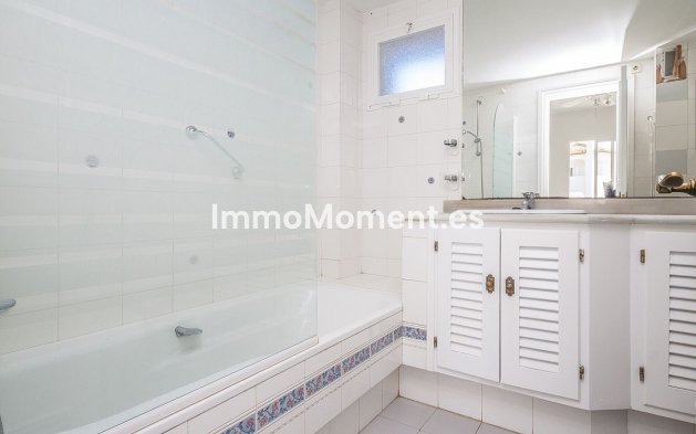 Resale - Apartment - Marbella - Elviria