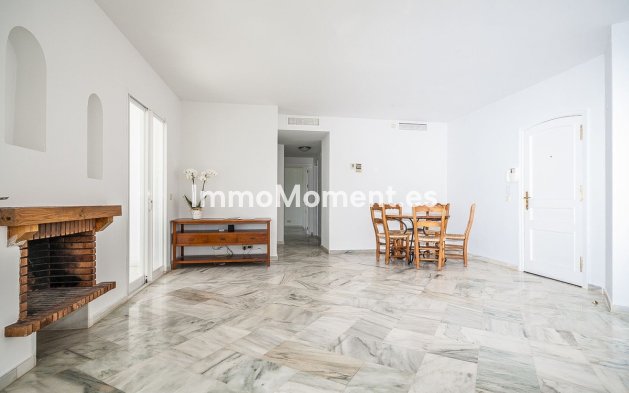 Resale - Apartment - Marbella - Elviria