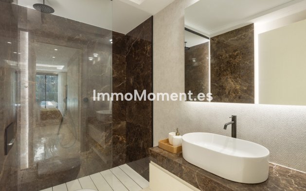 Wiederverkauf - Villa - Marbella - Nueva Andalucía