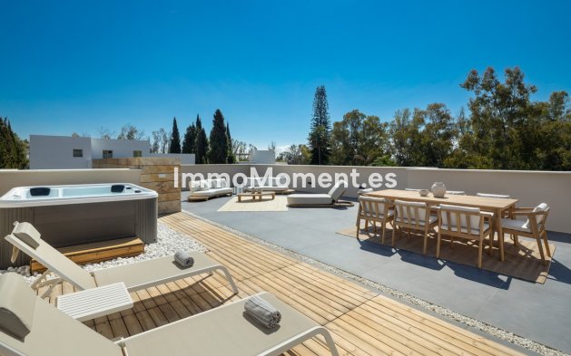 Wiederverkauf - Villa - Marbella - Nueva Andalucía