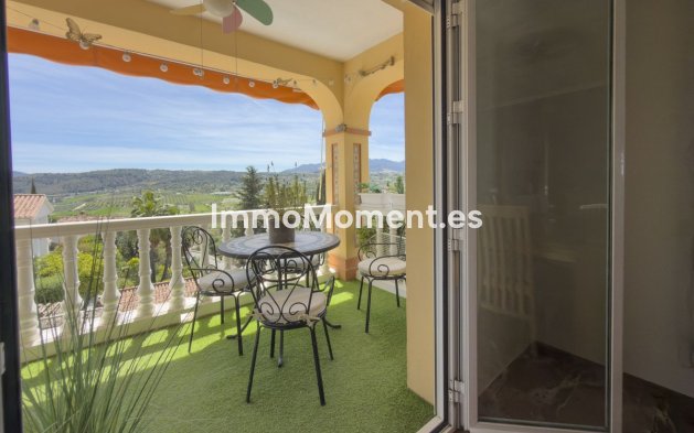 Resale - Villa - Inland  - Coín