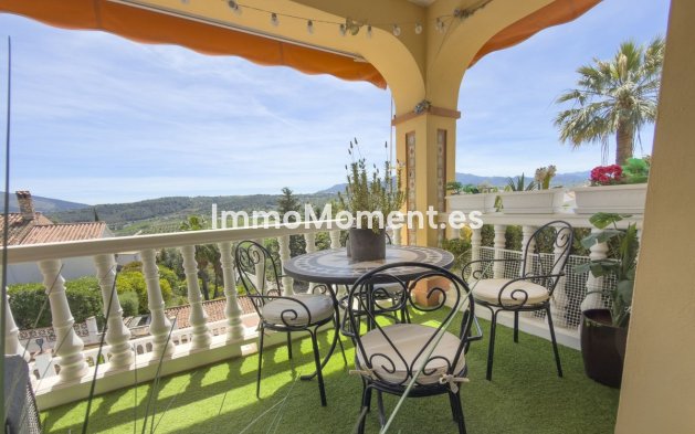 Resale - Villa - Inland  - Coín