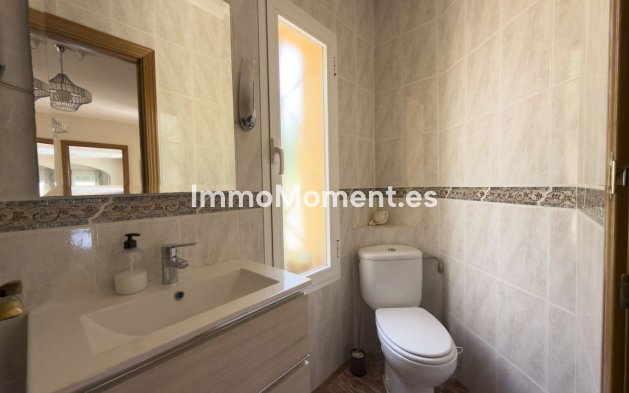 Resale - Villa - Inland  - Coín