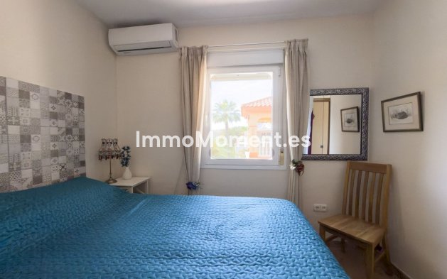 Resale - Villa - Inland  - Coín