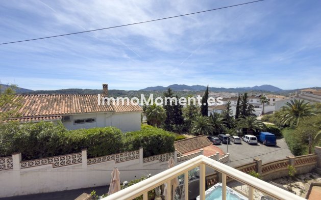 Resale - Villa - Inland  - Coín