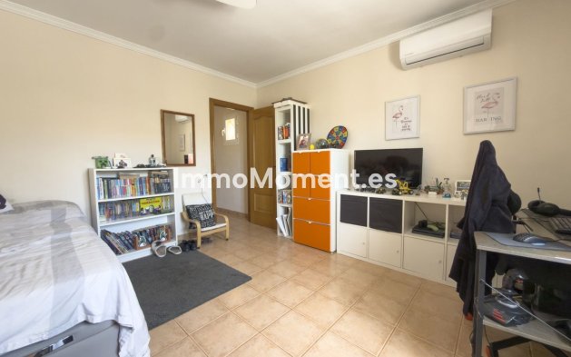 Resale - Villa - Inland  - Coín