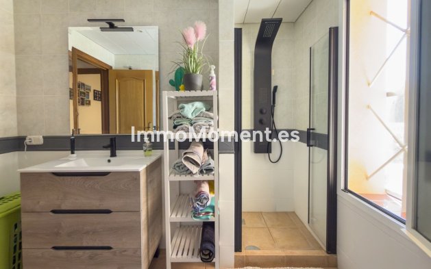 Resale - Villa - Inland  - Coín