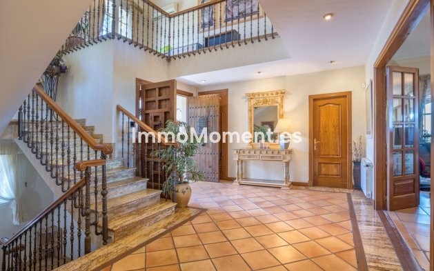 Revente - Villa - Marbella - Altos de los Monteros