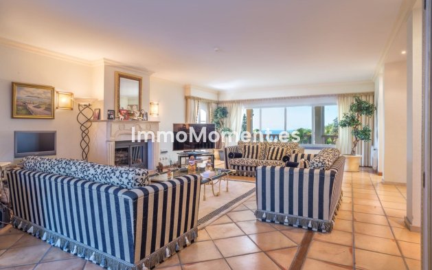 Revente - Villa - Marbella - Altos de los Monteros