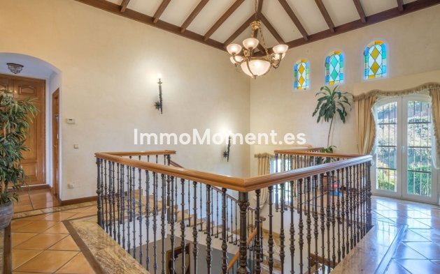 Revente - Villa - Marbella - Altos de los Monteros
