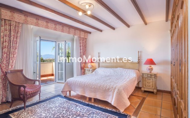 Revente - Villa - Marbella - Altos de los Monteros