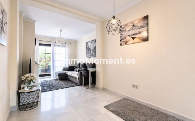 Resale - Apartment - Estepona - Hacienda del Sol