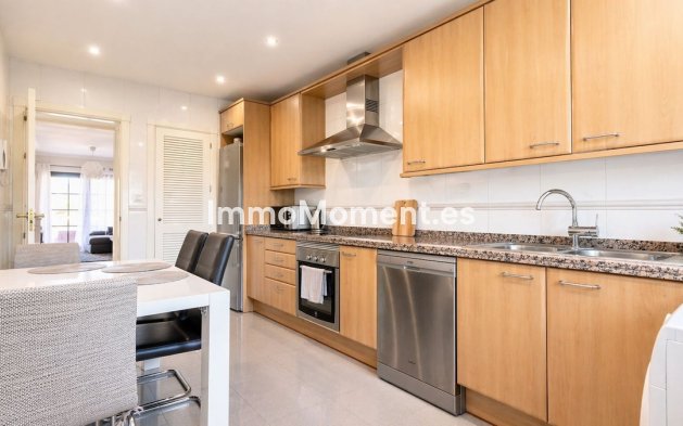 Resale - Apartment - Estepona - Hacienda del Sol