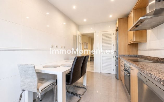 Resale - Apartment - Estepona - Hacienda del Sol