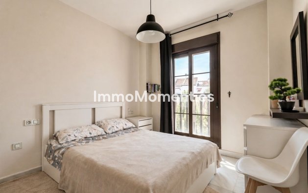 Resale - Apartment - Estepona - Hacienda del Sol