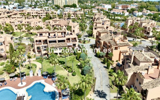 Resale - Apartment - Estepona - Hacienda del Sol