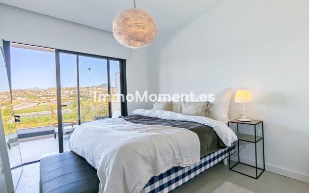 Resale - Villa - Estepona - Estepona Centro
