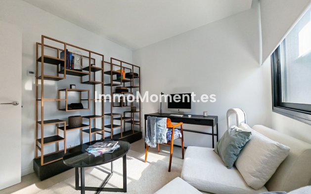 Resale - Villa - Estepona - Estepona Centro