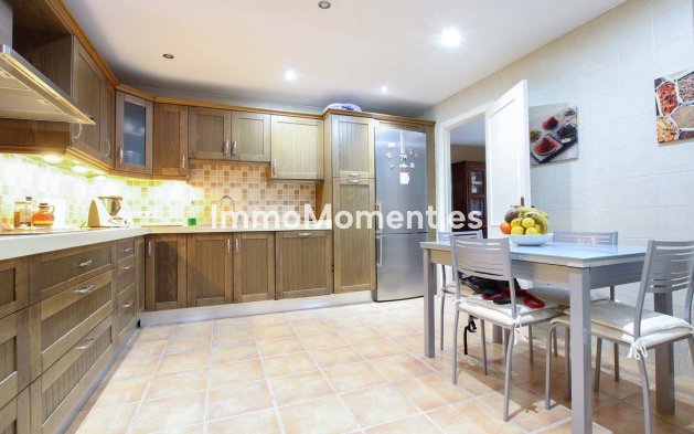 Resale - Apartment - Marbella - Puerto Banús