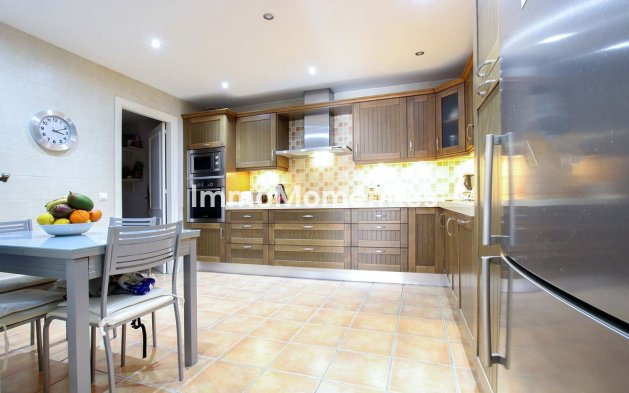 Resale - Apartment - Marbella - Puerto Banús