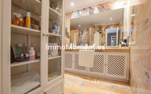 Resale - Apartment - Marbella - Puerto Banús