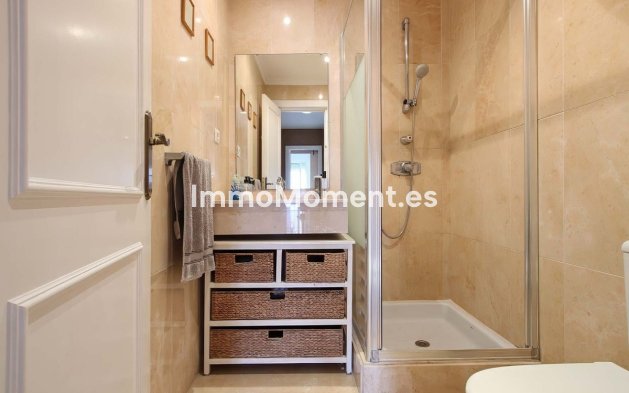 Resale - Apartment - Marbella - Puerto Banús