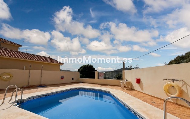 Resale - Apartment - Inland  - Almogía