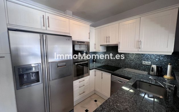 Resale - Apartment - Estepona - Benamara