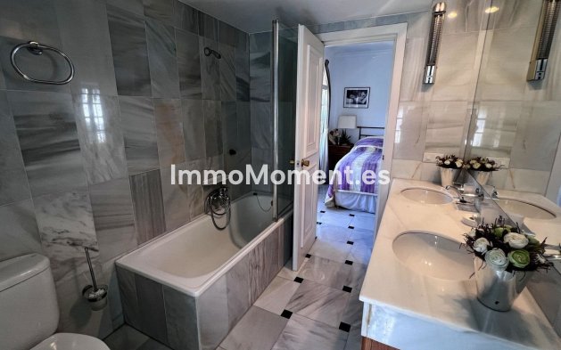 Resale - Apartment - Estepona - Benamara