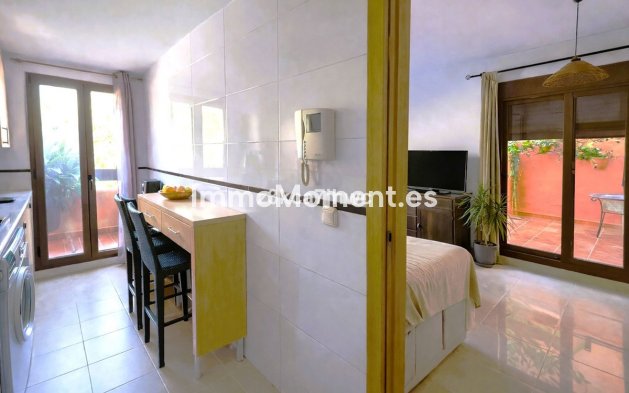 Reventa - Apartamento - Estepona  - Estepona Centro