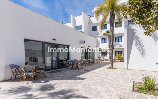 Resale - Apartment - Estepona - Estepona Centro